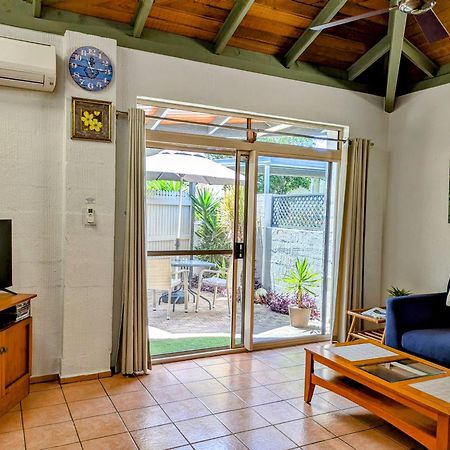 Beachside Cottage - a private peaceful hidden gem Nelly Bay Buitenkant foto