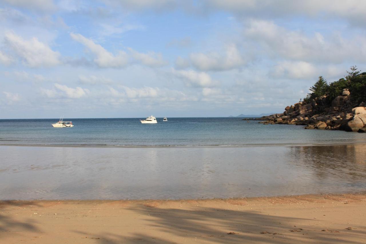 Beachside Cottage - a private peaceful hidden gem Nelly Bay Buitenkant foto